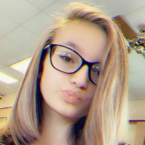 Meet your Posher, Alexis